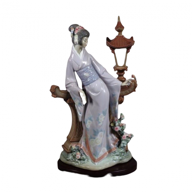 Японка и фонарь